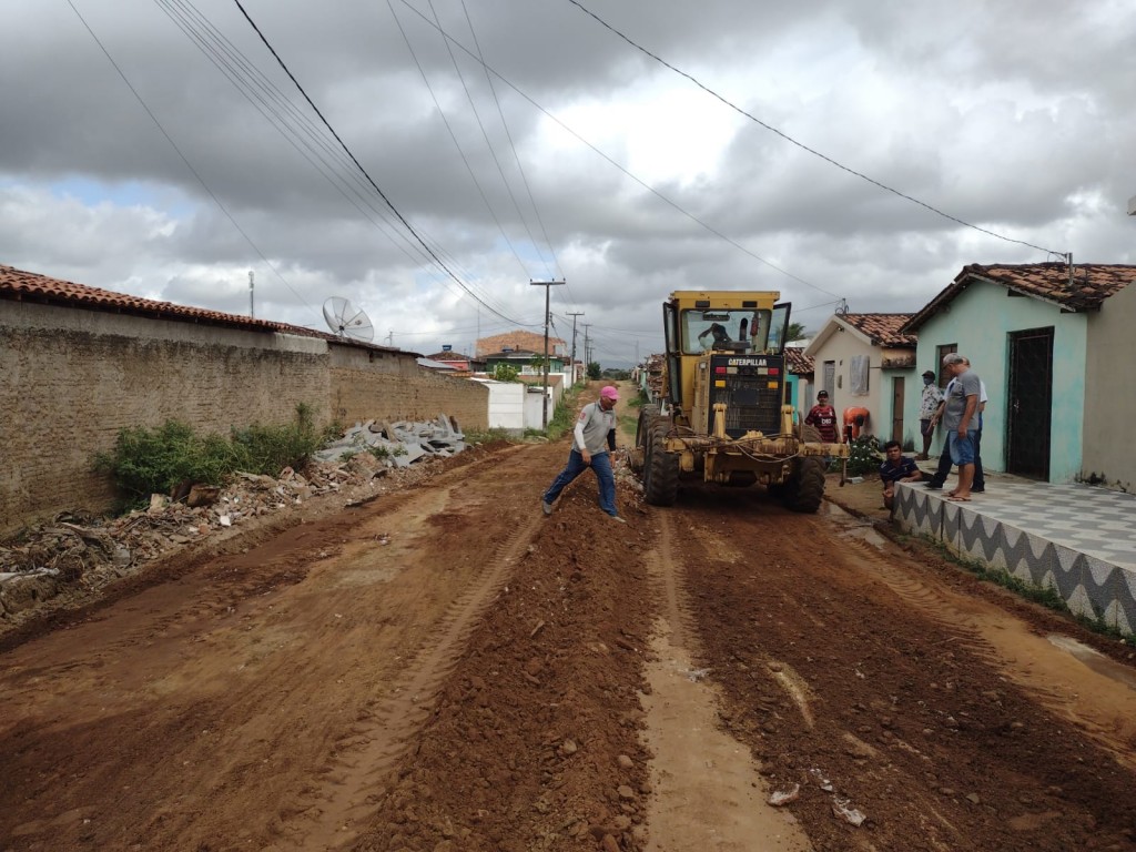Prefeitura de Araçagi inicia obras de pavimentação em mais uma rua no conjunto Santo Amaro e finaliza outra rua