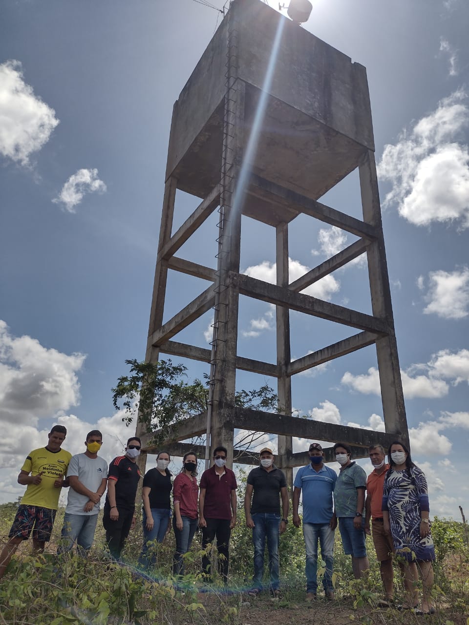 Prefeita Josilda Macena visitou caixa d'água do assentamento Maria Preta e avaliou possibilidade de utiliza-la