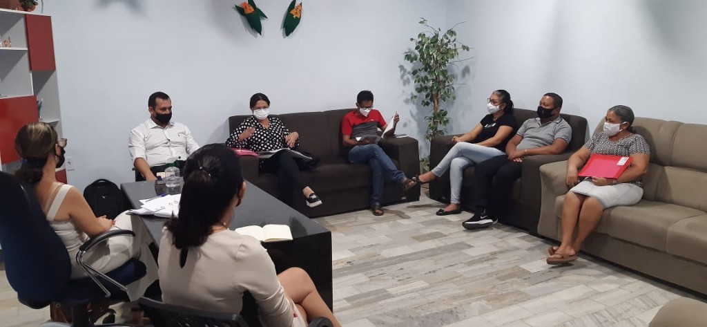 Prefeita Josilda Macena se reuniu com a Presidente do SINDSERVM e alguns professores pra tratar de assuntos da categoria