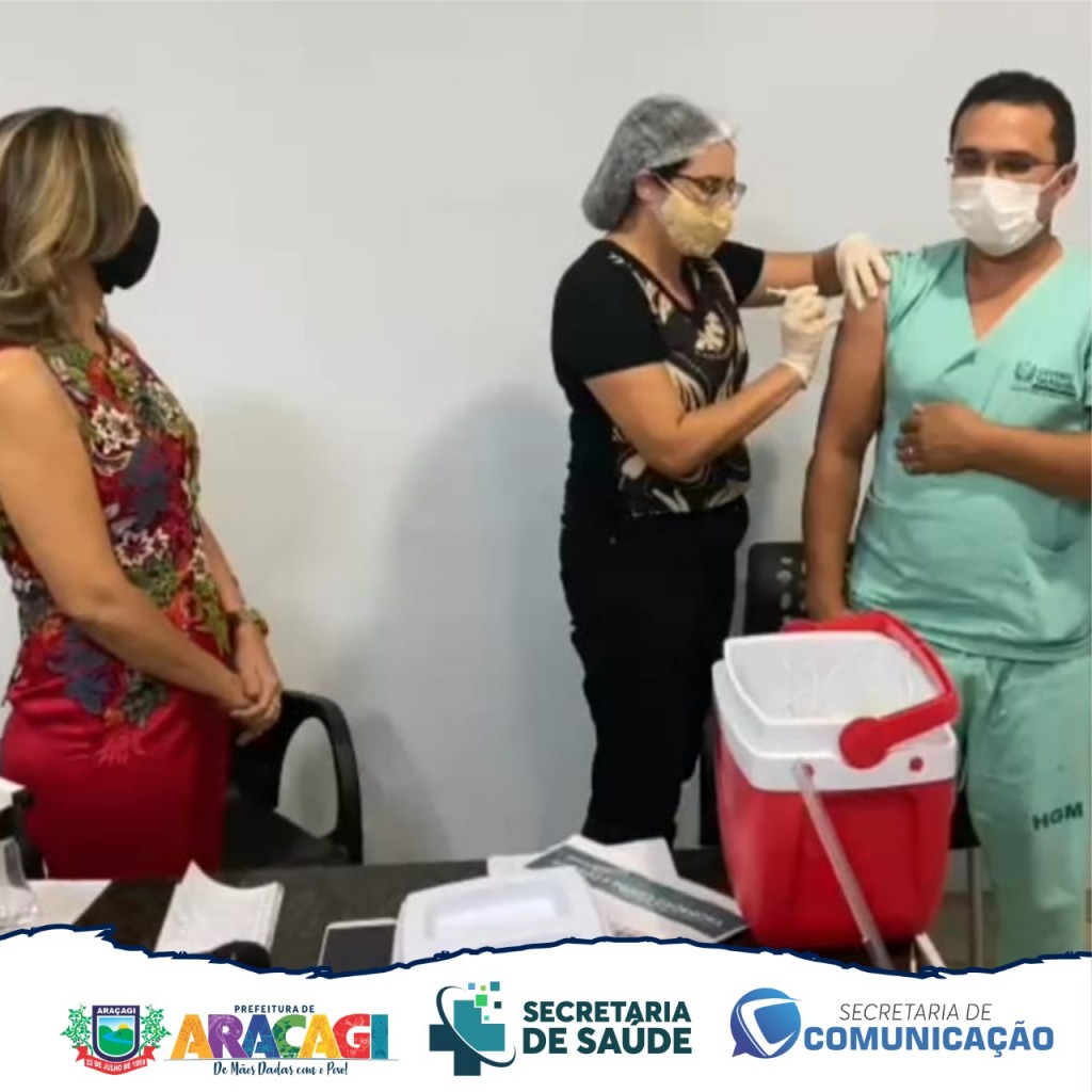 Técnico de enfermagem Manoel Alves é o primeiro vacinado contra a COVID-19 em Araçagi: "É um momento de gratidão a Deus"